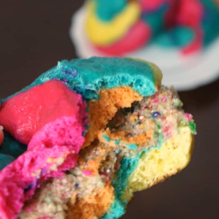 bagel with rainbow colors recipe