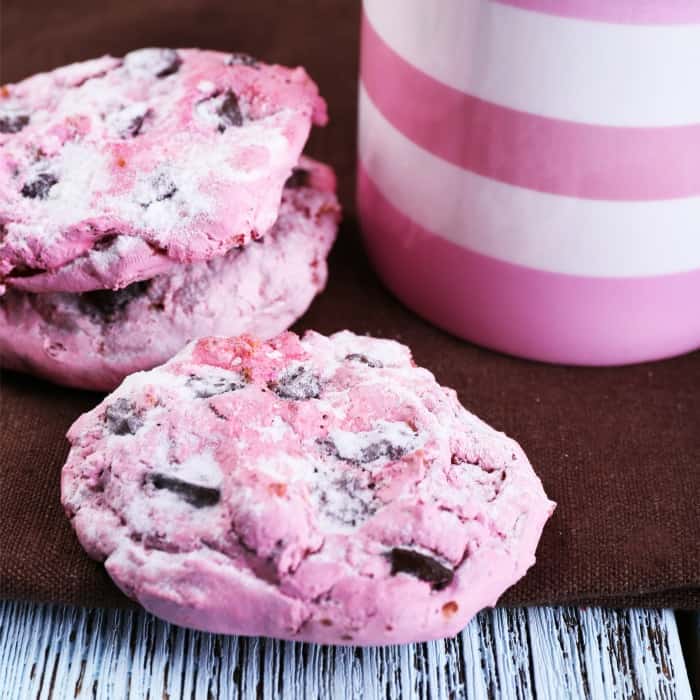 easy pink velvet cookies for valentines sq