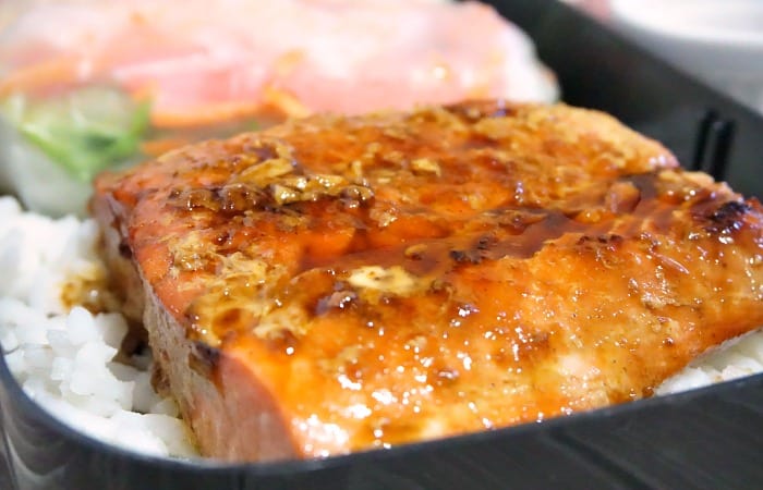 easy recipe for making pan-seared salmon with teriyaki glaze close-in