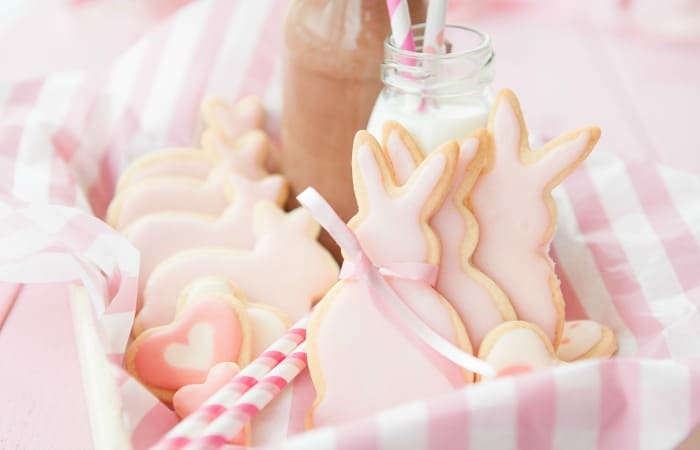 how to make strawberry sugar cookies for easter feature