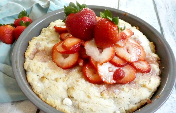 how to make vegan strawberry shortcake scones feature