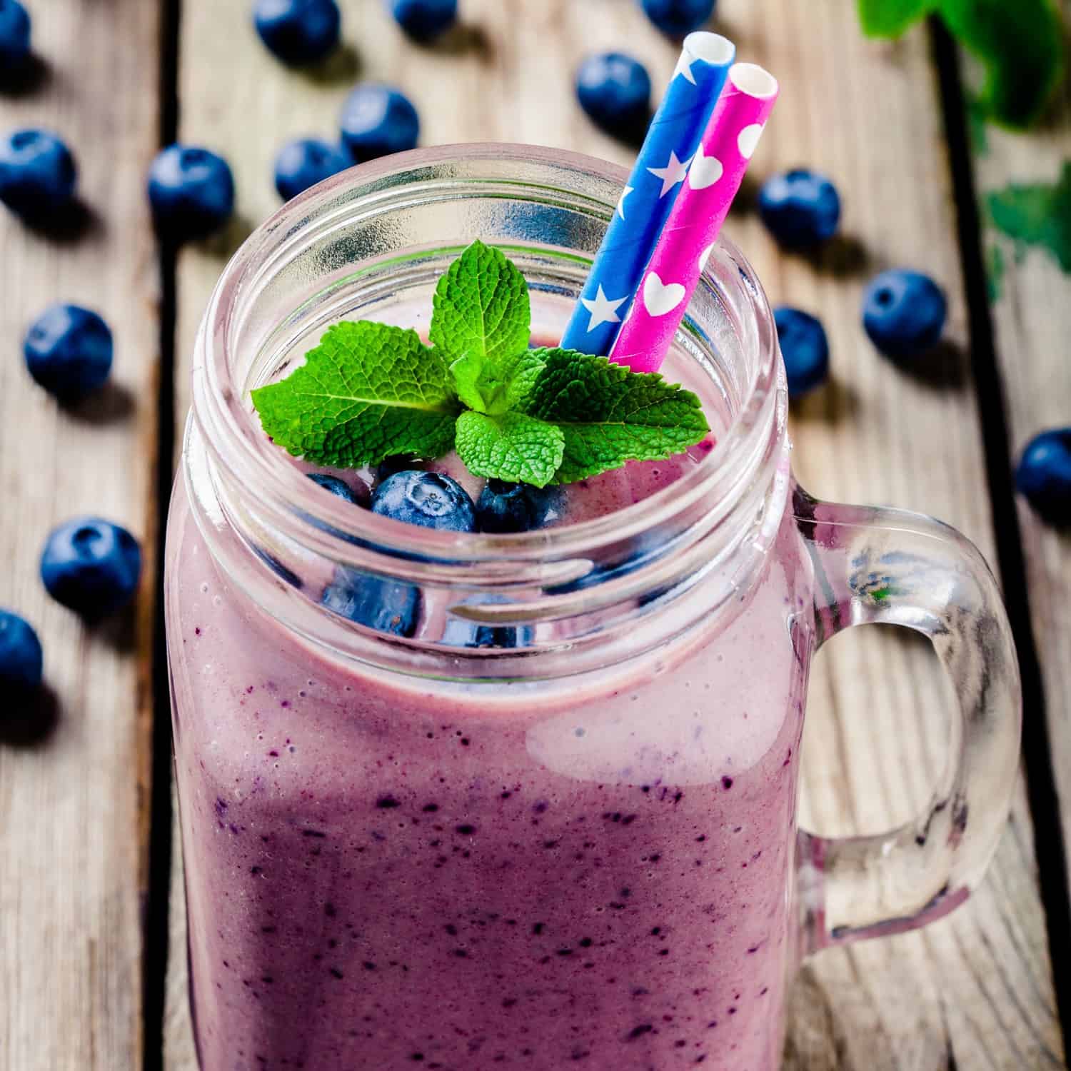 easy dairy-free breakfast smoothie recipe with blueberries and coconut sq