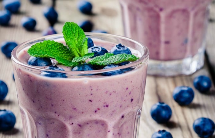 how to make a vegan blueberry smoothie fast feature