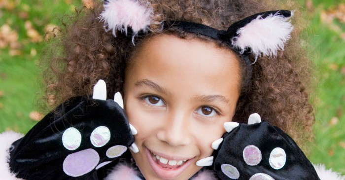 Every parent needs to know these Trick Or Treat safety tips.