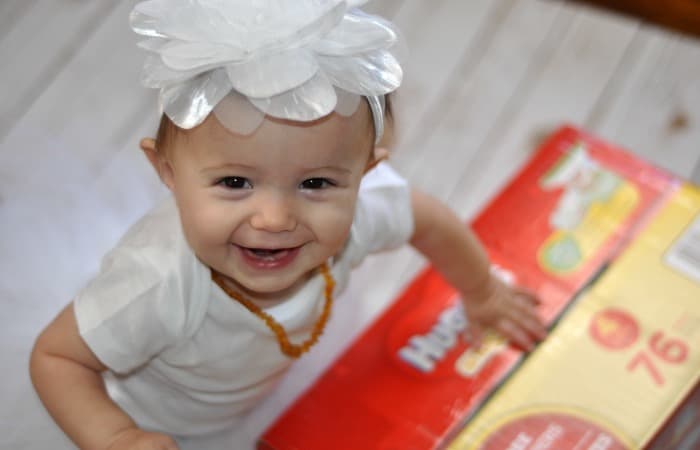 OMG! This DIY Milkshake baby girl costume is absolutely adorable!