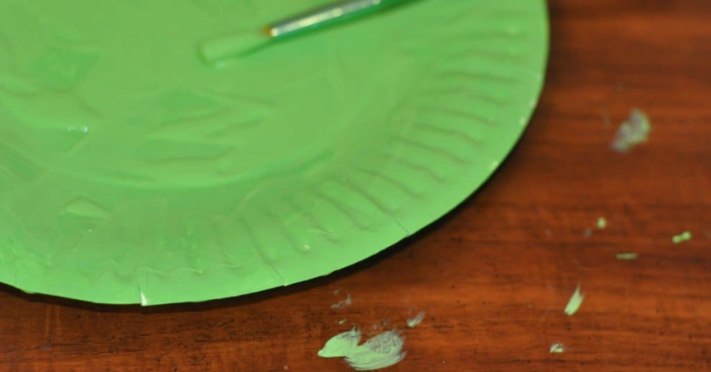 Check out this AMAZEBALLS 2-minute cleaning tip for crazy homeschool messes!