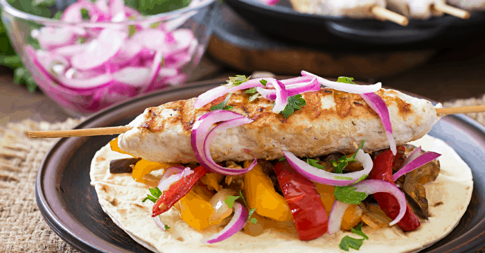 Oh. I love the idea of these Chicken Kabob Tacos--so easy and so fun for the kids! #taco #texmex #mexican #food #foodtruckfood #taco #tasty #yum