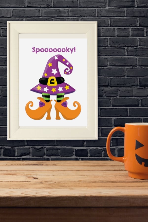 If you're anything like me and love to have little touches of decorationaround--but you're not about to spend an hour like PAINTING anything. Me? I like simple. And I like Free Printable Halloween Wall Art. #nerdymammablog #halloween #Printable #free #wallart