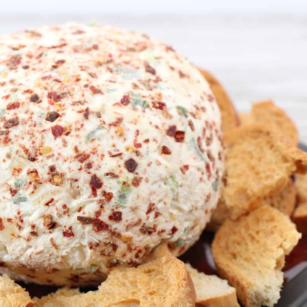 I have a desperate and undying love of spicy things. Even at the holidays...I just love having some heat with my turkey dinner spread. This Jalapeno Cheeseball is absolutely what hits the spot. #nerdymammablog #cheeseball #appetizer