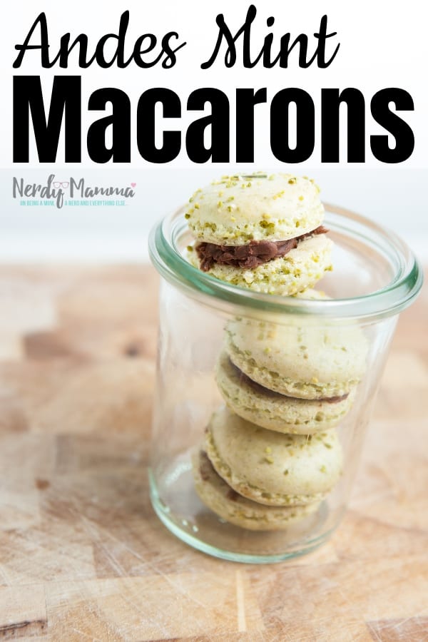Minty, chocolatey and so perfectly crunchy, this recipe for these Andes Mint Macarons are the perfect french macarons for mint-lovers--or anyone who loves macaron cookies. #nerdymammablog #frenchmacaron #macaroncookies #macaron #mint #recipe #cookie
