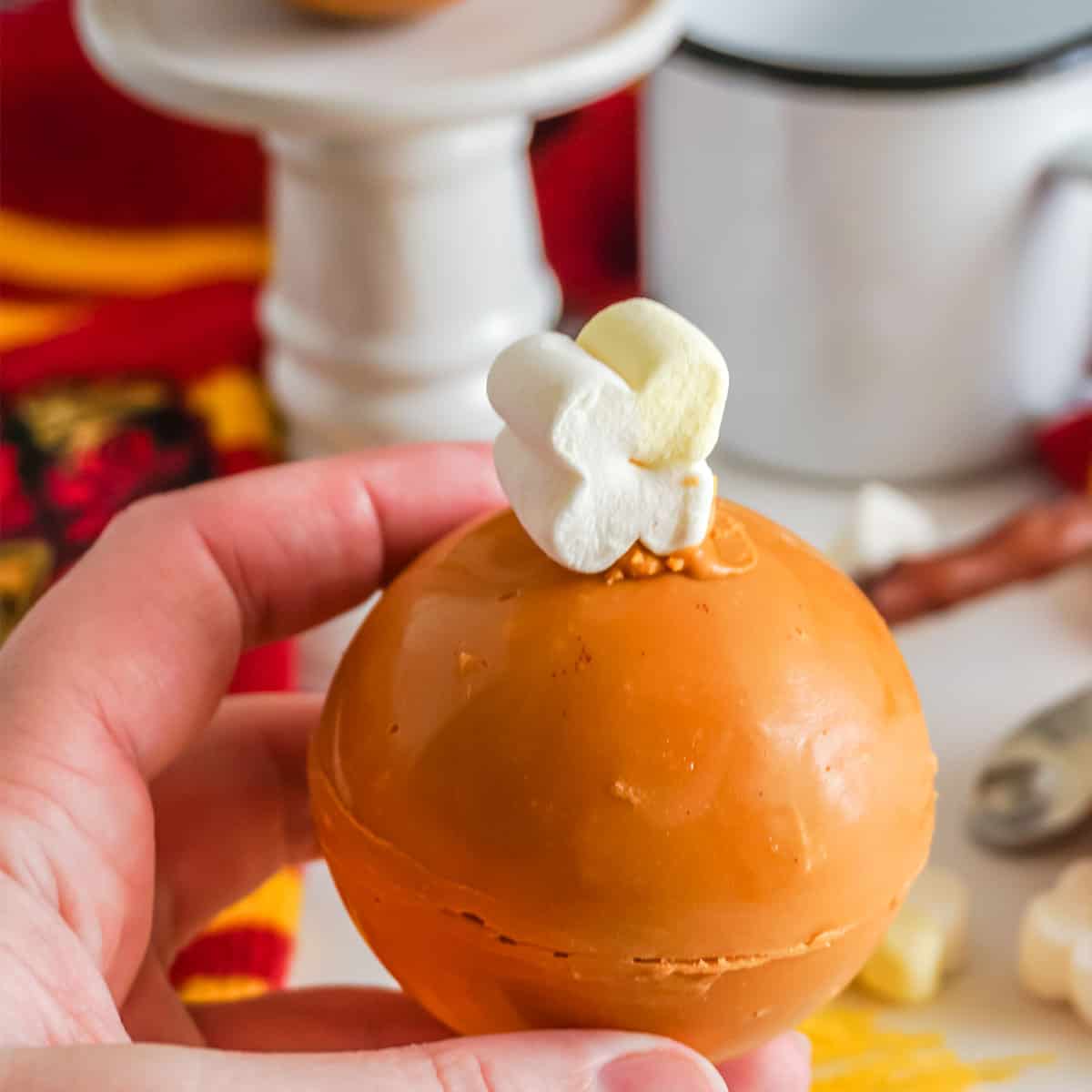Butterbeer hot cocoa bombs